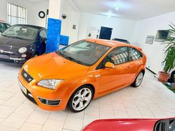 Arancione Usata 2006 Ford Focus ST Tre volumi | 11.990 € (Ottimo prezzo)