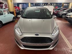 Grigio Usata 2016 Ford Fiesta Tre volumi | 8500 € (Buon prezzo)