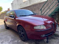 Rosso Usata 2001 Alfa Romeo 147 Due volumi | 1500 € (Ottimo prezzo)