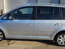 Argento Usata 2014 VW Touran Comfortline Monovolume | 11.500 € (Cara)