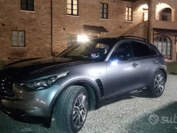 Infiniti QX70