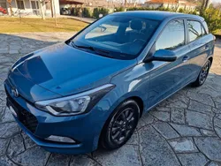 Blu Usata 2017 Hyundai i20 Blackline Tre volumi | 11.900 € (Cara)