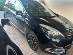 Nero Usata 2013 Renault Grand Scénic III Monovolume | 6000 €