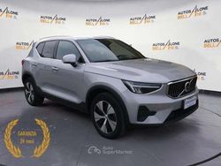 Grigio Usata 2022 Volvo XC40 Core SUV | 27.500 € (Buon prezzo)