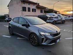 Grigio chiaro Usata 2025 Renault Clio V Techno Due volumi | 16.500 € (Buon prezzo)