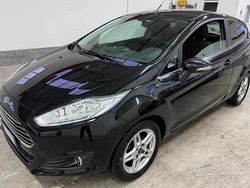 Nero Usata 2013 Ford Fiesta Titanium Tre volumi | 6300 € (Buon prezzo)