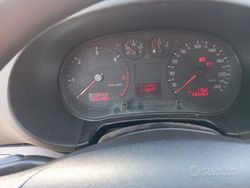 Grigio Usata 2002 Audi A3 Tre volumi | 600 €