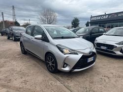 Nero Usata 2019 Toyota Yaris Hybrid Active Tre volumi | 12.000 € (Buon prezzo)