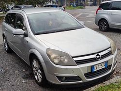 Usata 2005 Opel Astra Station wagon | 700 € (Ottimo prezzo)