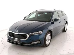 Blu fumo Usata 2021 Skoda Octavia Executive Station wagon | 18.800 € (Buon prezzo)