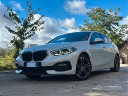 Bianco Usata 2020 BMW 118 Sport Line Due volumi | 26.990 € (Molto cara)