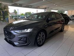 Grigio metallizzato Usata 2024 Ford Focus ST-Line Tre volumi | 19.400 € (Ottimo prezzo)