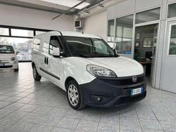 Bianco alfa Usata 2016 Fiat Doblò Monovolume | 5300 € (Buon prezzo)