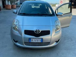Usata 2006 Toyota Yaris Tre volumi | 4600 €