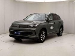 Velvet green metallizzato Usata 2025 VW Tiguan Life SUV | 38.900 € (Molto cara)