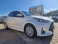 Bianco Usata 2022 Toyota Yaris Active Tre volumi | 11.900 € (Buon prezzo)