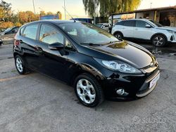 Nero Usata 2013 Ford Fiesta Due volumi | 5980 € (Buon prezzo)