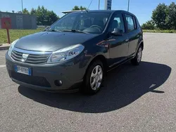 Nero Usata 2009 Dacia Sandero Ambiance Due volumi | 2999 € (Ottimo prezzo)