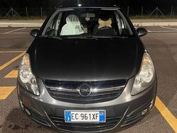 Grigio Usata 2009 Opel Corsa Tre volumi | 3500 € (Buon prezzo)
