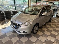 Grigio Usata 2013 Peugeot 208 Active Due volumi | 6490 € (Buon prezzo)