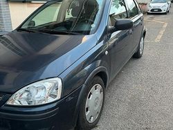Usata 2006 Opel Corsa Tre volumi | 2500 € (Buon prezzo)