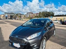 Grigio Usata 2017 Ford Fiesta Titanium Tre volumi | 9900 € (Cara)