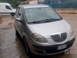 Grigio Usata 2005 Lancia Musa Monovolume | 2500 € (Buon prezzo)
