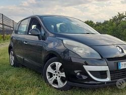 Nero Usata 2009 Renault Grand Scénic III Monovolume | 2900 €