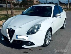 Bianco Usata 2016 Alfa Romeo Giulietta Super Tre volumi | 9900 € (Super prezzo)