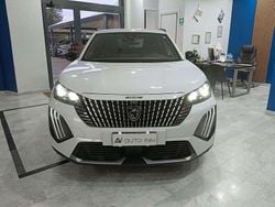 Bianco perlato triplo strato Usata 2024 Peugeot 2008 Allure SUV | 21.950 € (Buon prezzo)