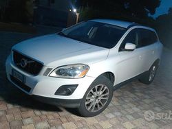 Bianco Usata 2010 Volvo XC60 Momentum SUV | 8900 € (Molto cara)