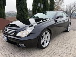 Nero Usata 2005 Mercedes CLS320 Tre volumi | 10.500 € (Buon prezzo)