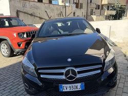 Nero Usata 2014 Mercedes A180 Tre volumi | 7900 € (Buon prezzo)