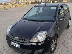 Usata 2008 Ford Fiesta Titanium Tre volumi | 2000 € (Ottimo prezzo)