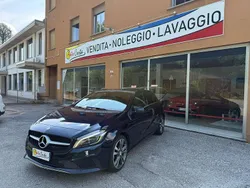 Blu Usata 2017 Mercedes A180 Premium Tre volumi | 14.500 € (Buon prezzo)