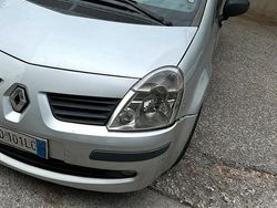 Grigio Usata 2012 Renault Modus Monovolume | 900 € (Super prezzo)