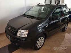 Nero Usata 2011 Fiat Panda Tre volumi | 5400 € (Buon prezzo)