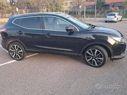 Usata 2015 Nissan Qashqai Tekna SUV | 8700 € (Super prezzo)