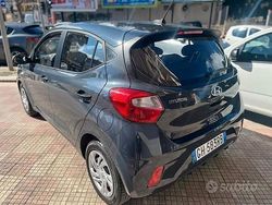 Grigio Usata 2022 Hyundai i10 Advanced Due volumi | 10.990 € (Buon prezzo)