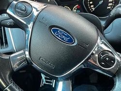 Grigio Usata 2013 Ford Focus Tre volumi | 6500 € (Ottimo prezzo)