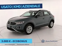 Petroleum blue metallizzato nero Usata 2024 VW T-Roc Life SUV | 30.900 € (Buon prezzo)