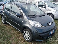 Grigio Usata 2008 Peugeot 107 Due volumi | 4500 € (Molto cara)