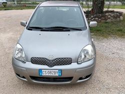 Grigio Usata 2006 Toyota Yaris Due volumi | 3000 €