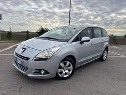 Usata 2011 Peugeot 5008 Premium Monovolume | 3500 € (Buon prezzo)