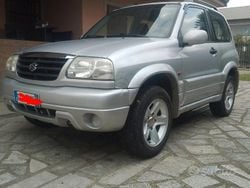 Grigio Usata 2004 Suzuki Vitara SUV | 4800 € (Buon prezzo)