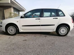 Bianco Usata 2005 Fiat Stilo Active Tre volumi | 1800 € (Buon prezzo)