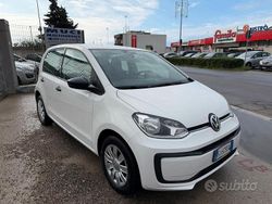 Bianco Usata 2017 VW up! Due volumi | 8800 € (Buon prezzo)