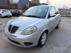 Grigio Usata 2010 Lancia Ypsilon Due volumi | 2500 € (Buon prezzo)