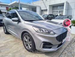 Grigio Usata 2022 Ford Kuga ST-Line SUV | 22.450 € (Buon prezzo)
