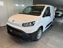 Bianco Nuova 2025 Toyota Proace Active Furgone | 20.000 € (Ottimo prezzo)